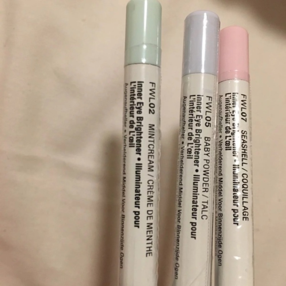 (☝︎ ՞ਊ ՞)☝︎SOLD NWT NYX Faux Whites Eyeliners